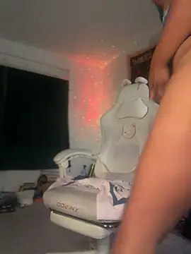 Lunalovesyou8 webcam