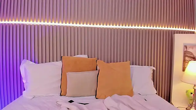 Victoria_Rosee webcam