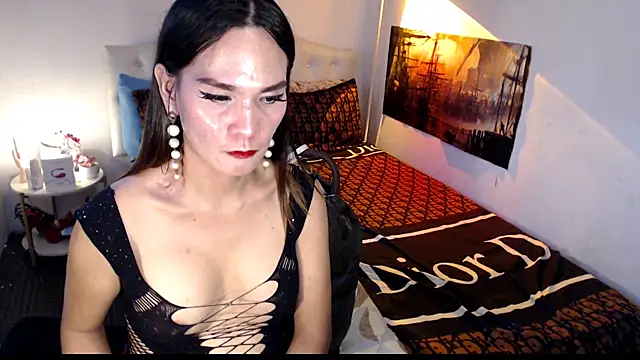 NinaDOM4CUM webcam
