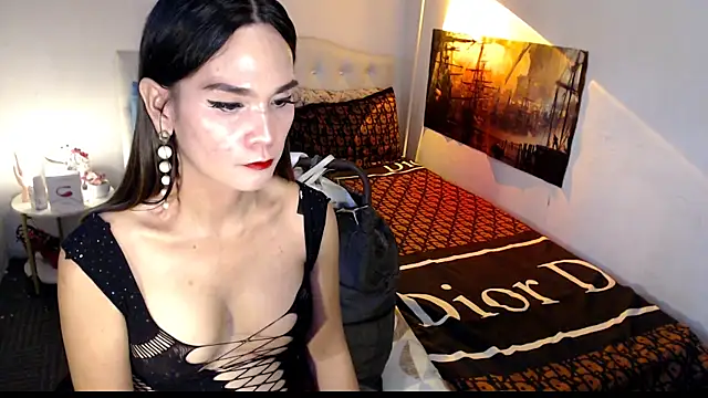 NinaDOM4CUM webcam
