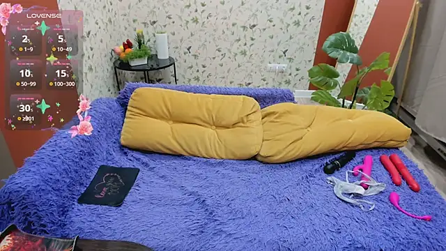 FlirtyMary live cam on StripChat