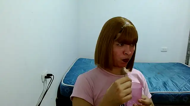 estefania224 webcam