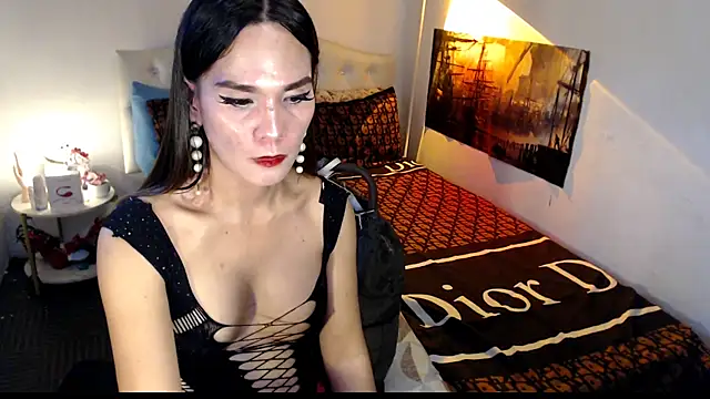 NinaDOM4CUM webcam