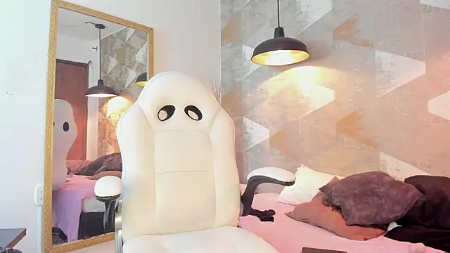 LalilaBrunettee webcam