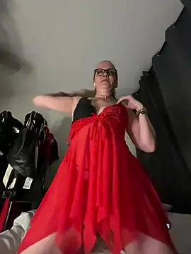 LizzieZ1975 webcam