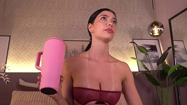 ElleDiane webcam