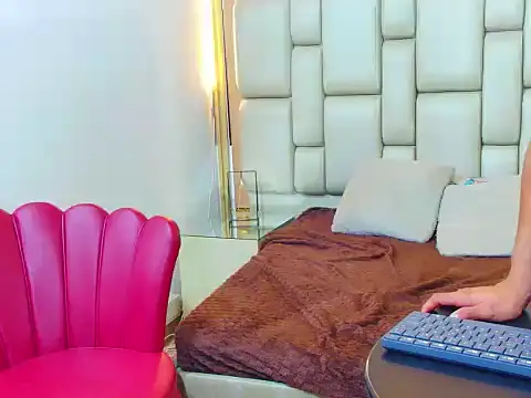 ZoeANDeithan webcam