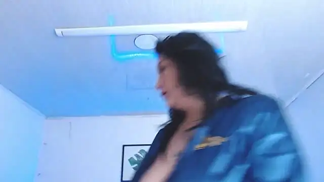 selena_yourmilf webcam