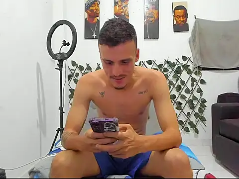 Latins_Boss webcam