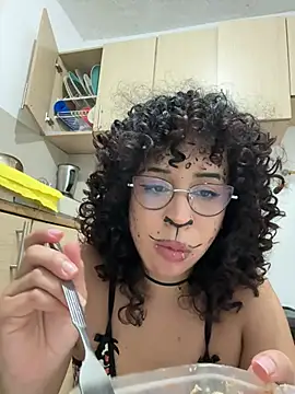 Woo_isDaphne webcam