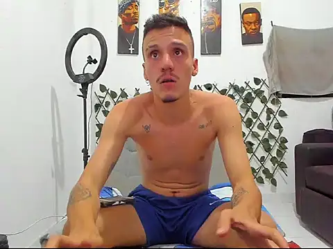Latins_Boss webcam