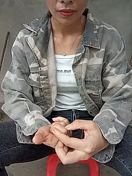 aiai220 live cam on StripChat