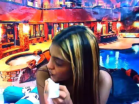 IndianPretty14u2Luv webcam