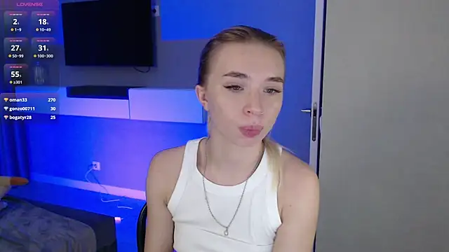 Emily_Hartt webcam