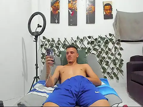 Latins_Boss webcam