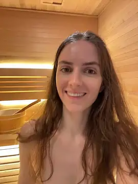 EmilyLinden live cam on StripChat