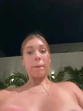 Nikii__ webcam