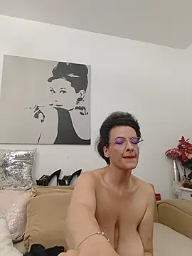 rebeccanoble's live room