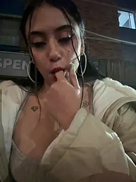 lilacnoir - LilacNoir's free webcam