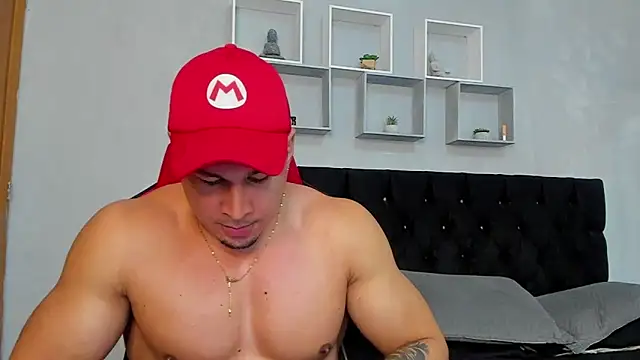 tyler_hank01 live cam on StripChat