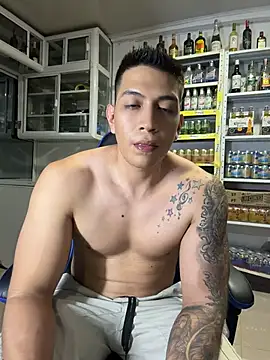 OliverWest04 webcam