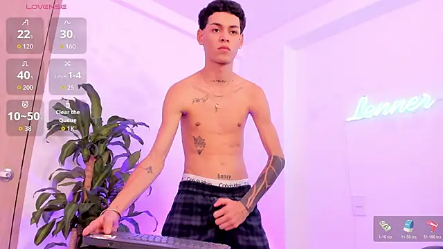 LennerCollins_ webcam