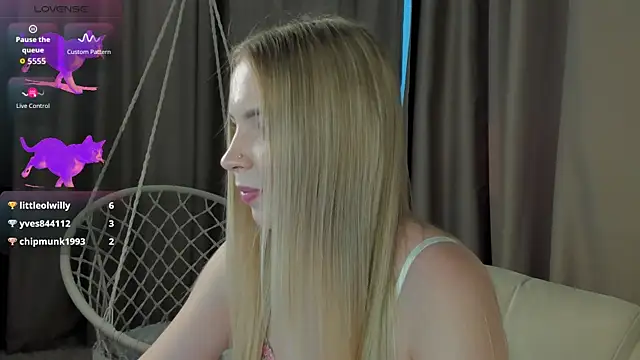 Linda__Bloom webcam