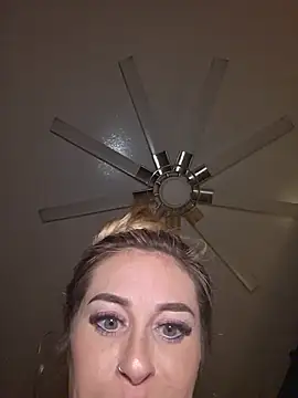 laurenlotus webcam