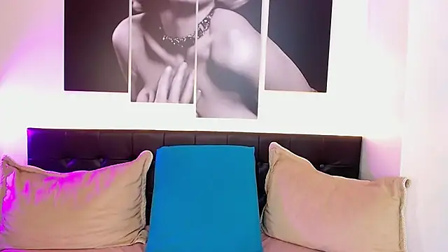 NicoleetBlossom webcam