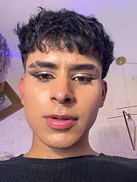 HungLatinoFemboy webcam