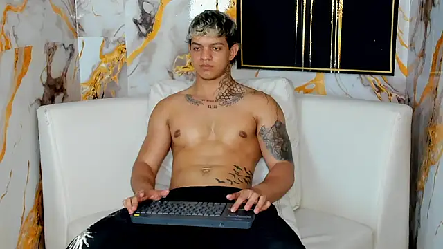Noah__Browm webcam