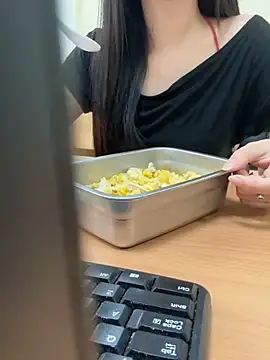 Helen_Lovee webcam