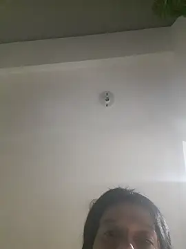 CurvySara1 webcam