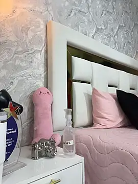 MiaFarkash webcam