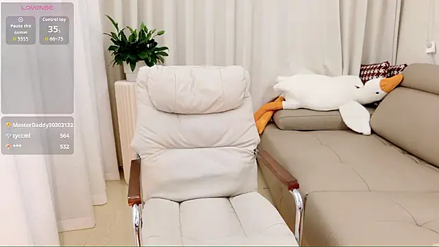 cecilia001 (F young) - 不用把我当作家，把我当成一棵树吧
