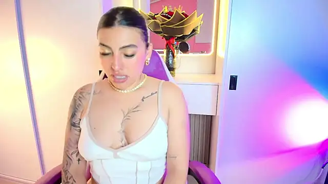 NaomiAmazing01 webcam