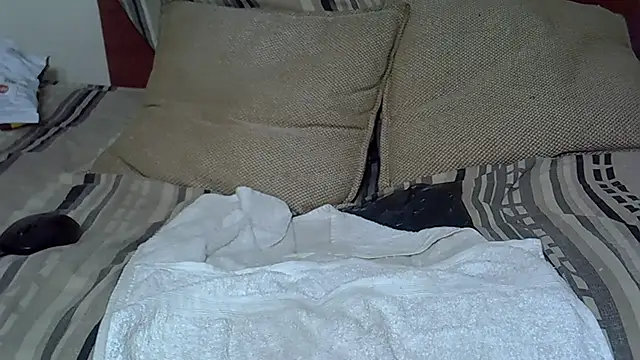 SluttyTall webcam