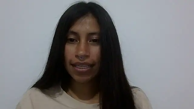 Pocahontas_Honey webcam