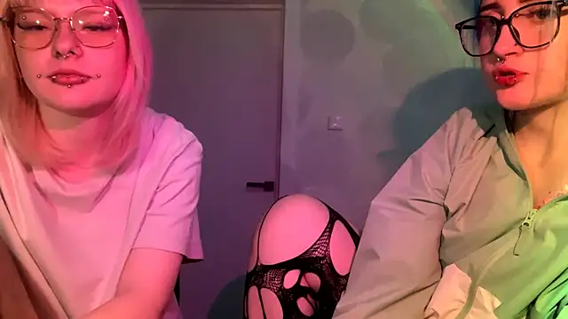 Altgirlhotshow webcam