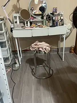 Mina048 webcam