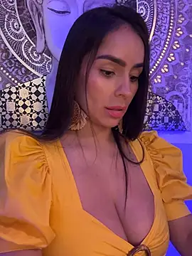 mau_white (F milf) - Show tits and appli oil on titis
