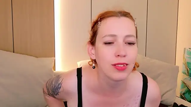Evie_Berret webcam