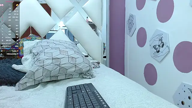 Aiuny_Queens webcam