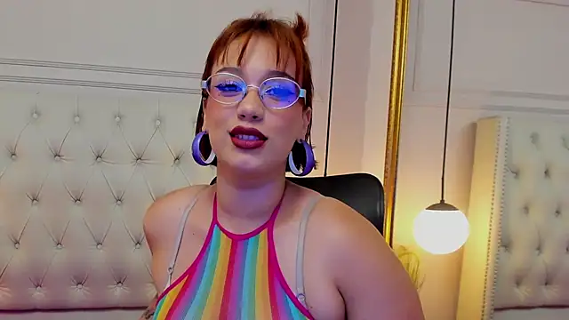 MillyHotsoon webcam