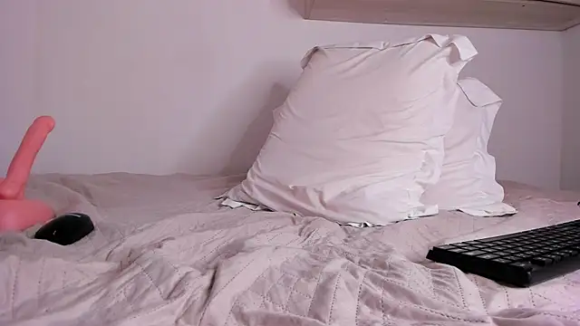 Aaron_Tate webcam