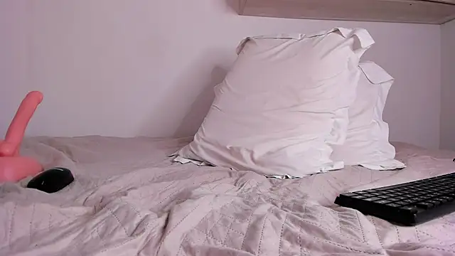Aaron_Tate webcam