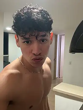 Luke_Muscle webcam