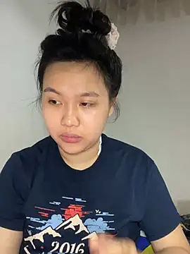 Almira6868 live cam on StripChat