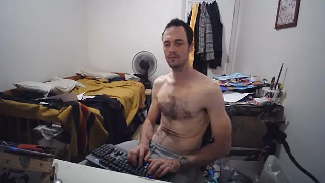 JohnnyMoves webcam