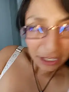 LucyCherry69 webcam